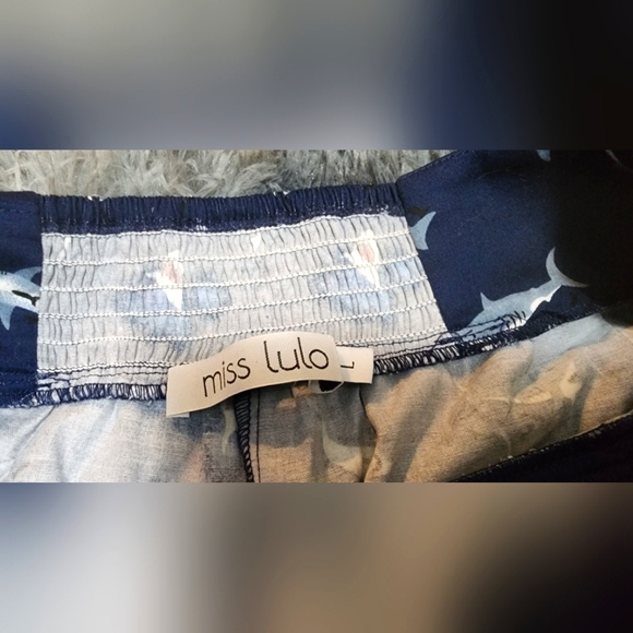 UV Shark print shorts - Picture 3 of 5